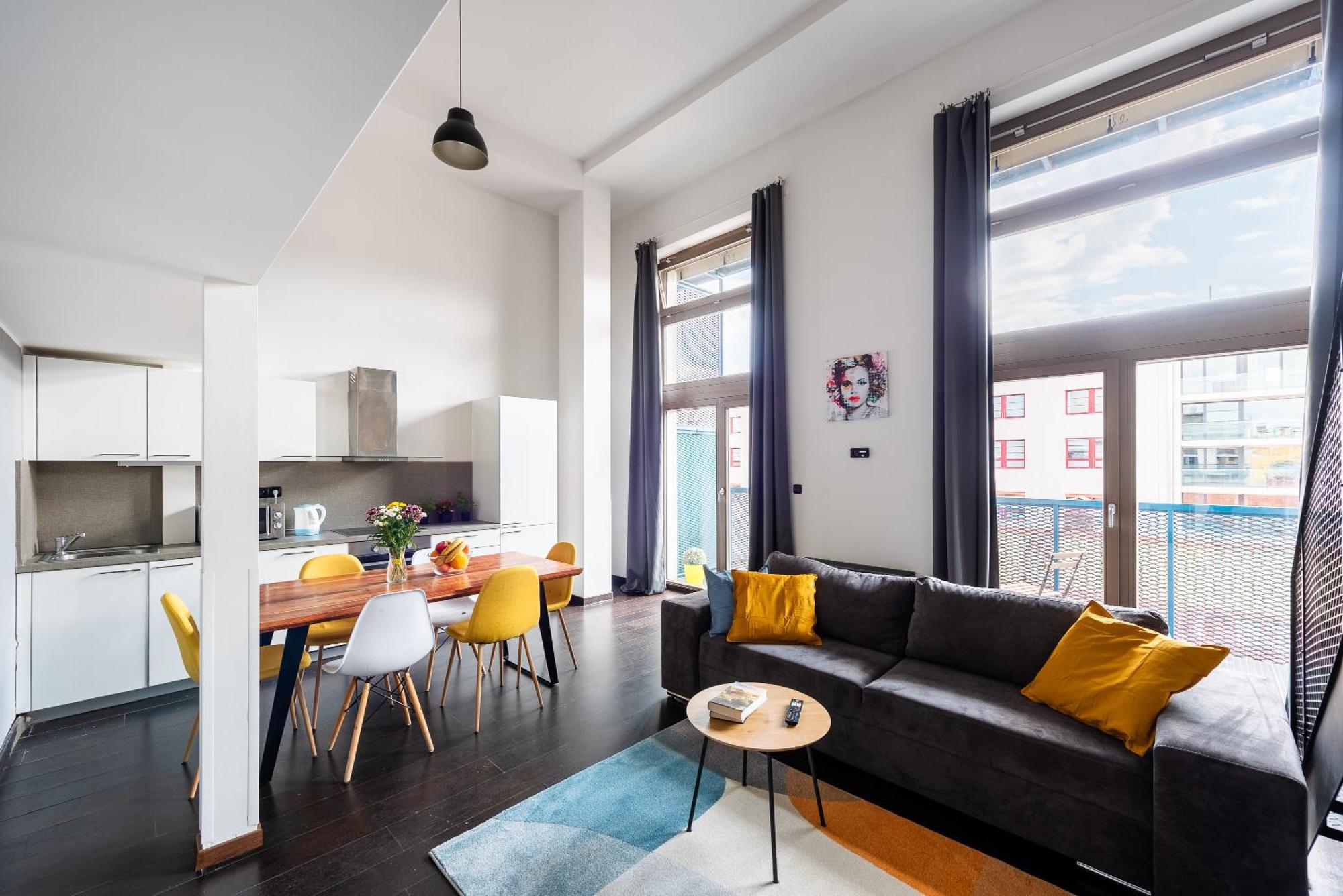 2-Level Apartments On Krizikova Near The Metro Prag Exterior foto